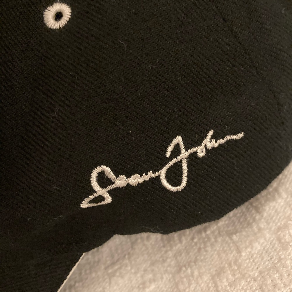NEVER WORN BASEBALL CAP🏐